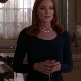 Bree Van De Kamp Tour Shirt photo review