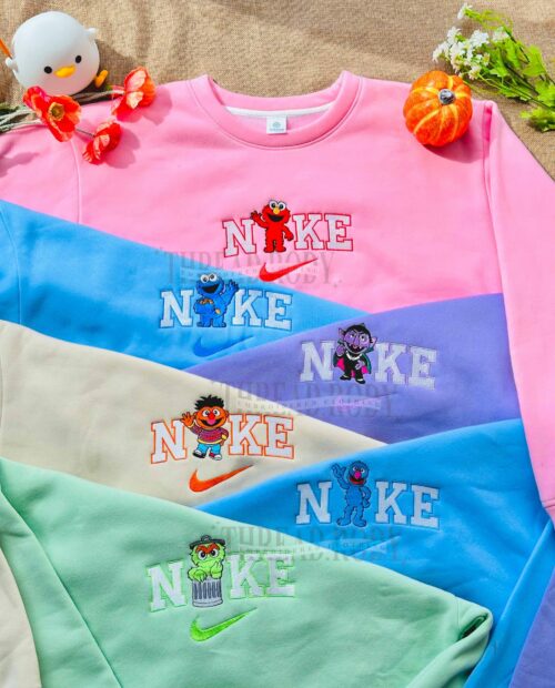 Sesame Street – Embroidered Sweatshirt