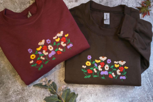 Taylor Vintage Flowers Embroidered Sweatshirt