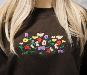 Taylor Vintage Flowers Embroidered Sweatshirt